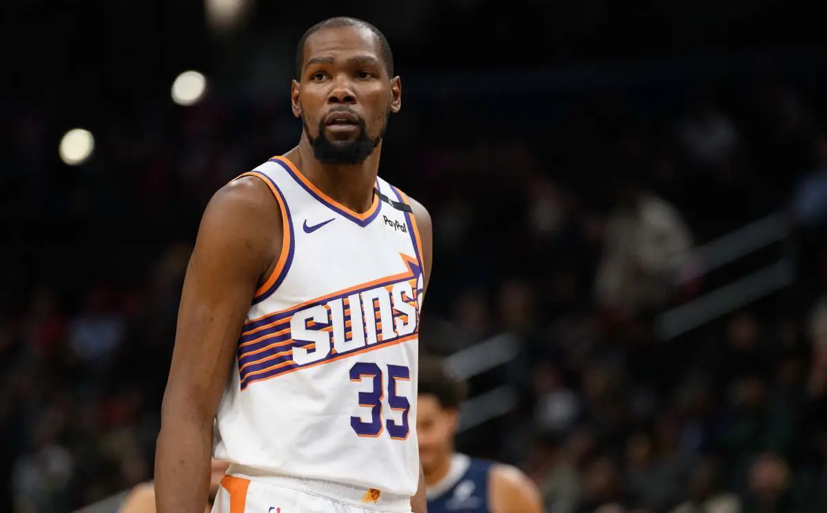 nba篮球王是谁_历史篮球三双王是谁_篮球史上十大球王排名