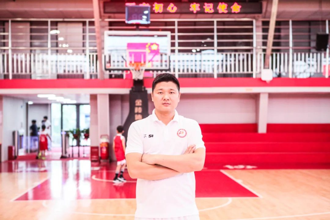 篮球运球进阶训练_篮球精英训练运球技巧教学_篮球精英运球技巧训练教学视频