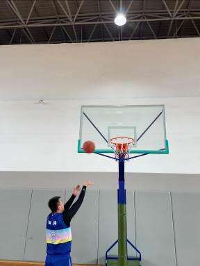 中考篮球考试规则_中考篮球规则怎么考_中考的篮球考试是干嘛的