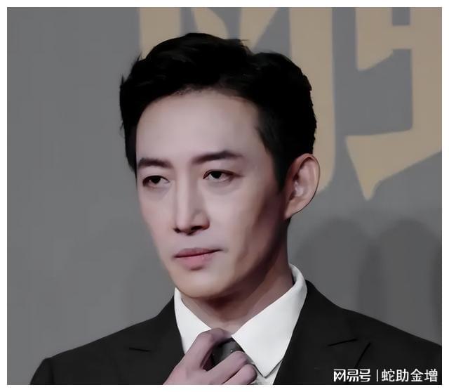 老男明星健身_健身男明星叫什么名字_明星健身男神