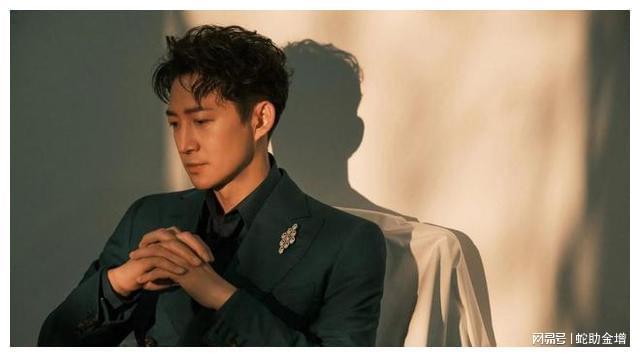 健身男明星叫什么名字_老男明星健身_明星健身男神