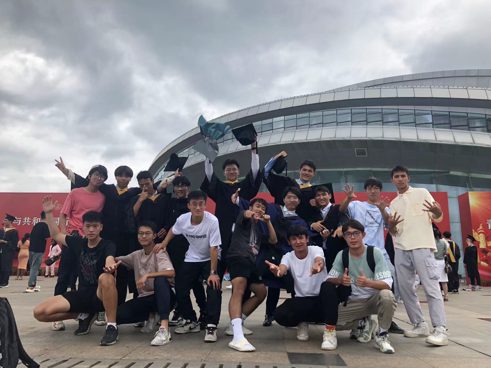 西南科大足球冠军_西南科技大学足球比赛_西南医科大学足球队