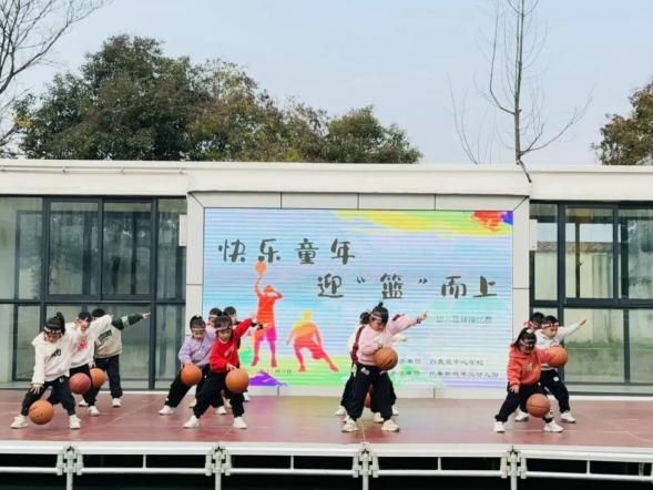 篮球规则操幼儿园_幼儿园篮球操的编排_幼儿园篮球律动操