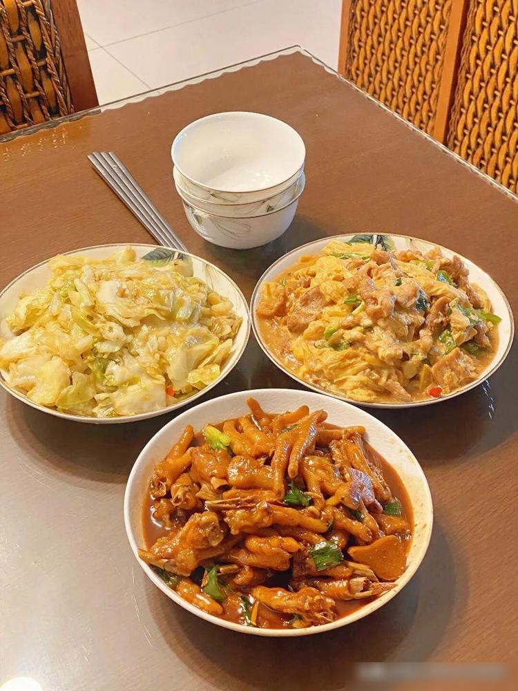 普通家庭吃饭_家庭吃饭菜谱_吃日常家庭饭