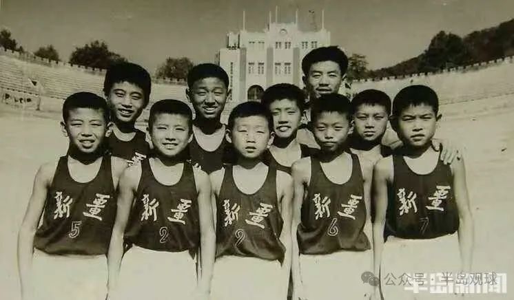 青岛足球传奇：矫春本从青训到德比，见证百