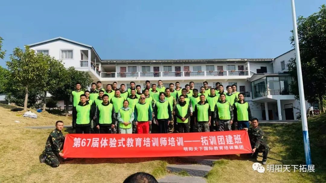 亲子足球赛规则介绍游戏教案_亲子足球比赛_亲子足球赛游戏规则介绍