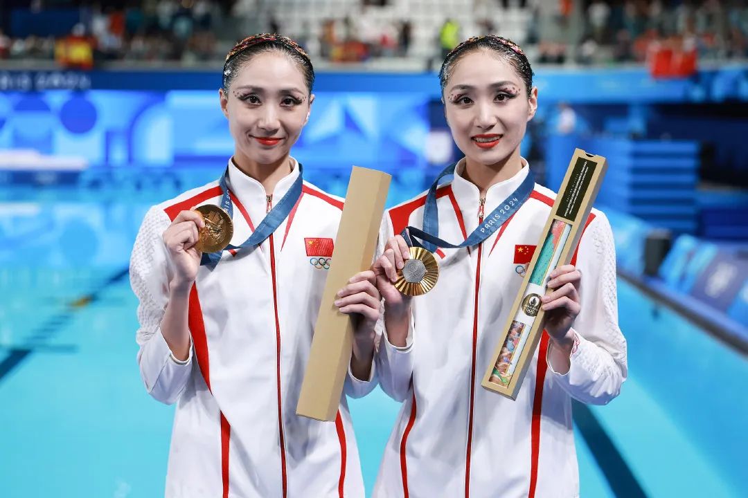 深圳游泳女教练一对一_深圳游泳队教练_深圳游泳冠军教练