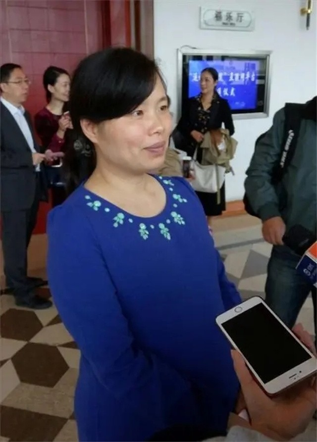 举重冠军叫啥_不被看好举重冠军_举重冠军都干嘛去了