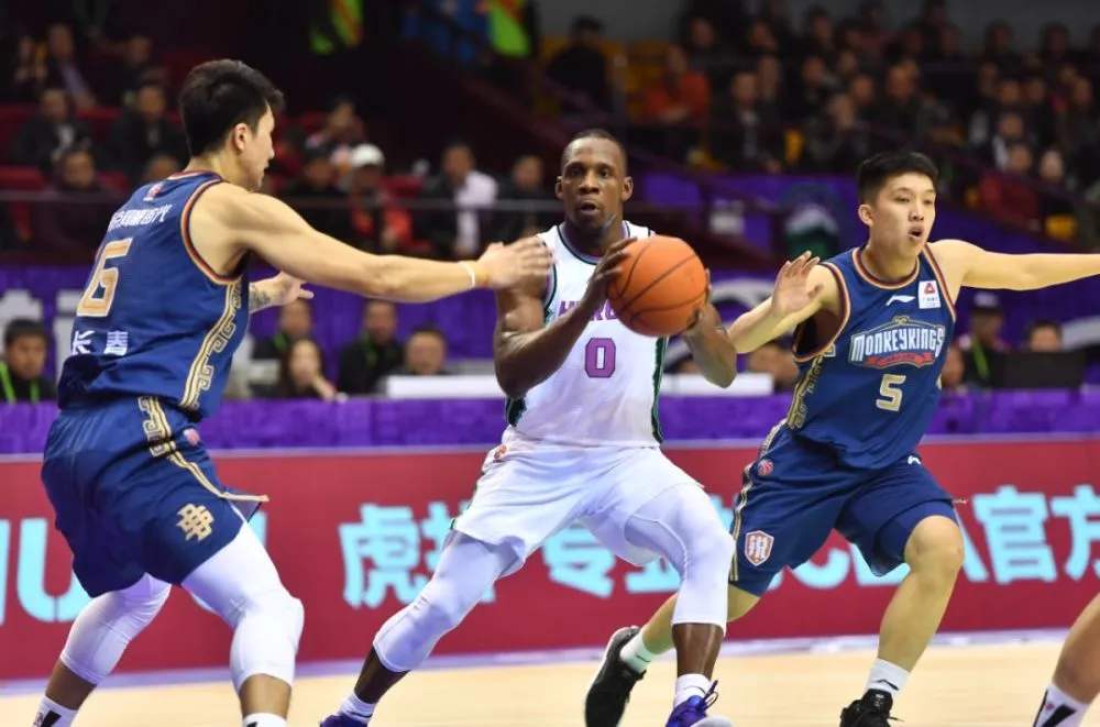 哈德森nba打球视频_哈德森扣篮_哈德森投篮球技巧