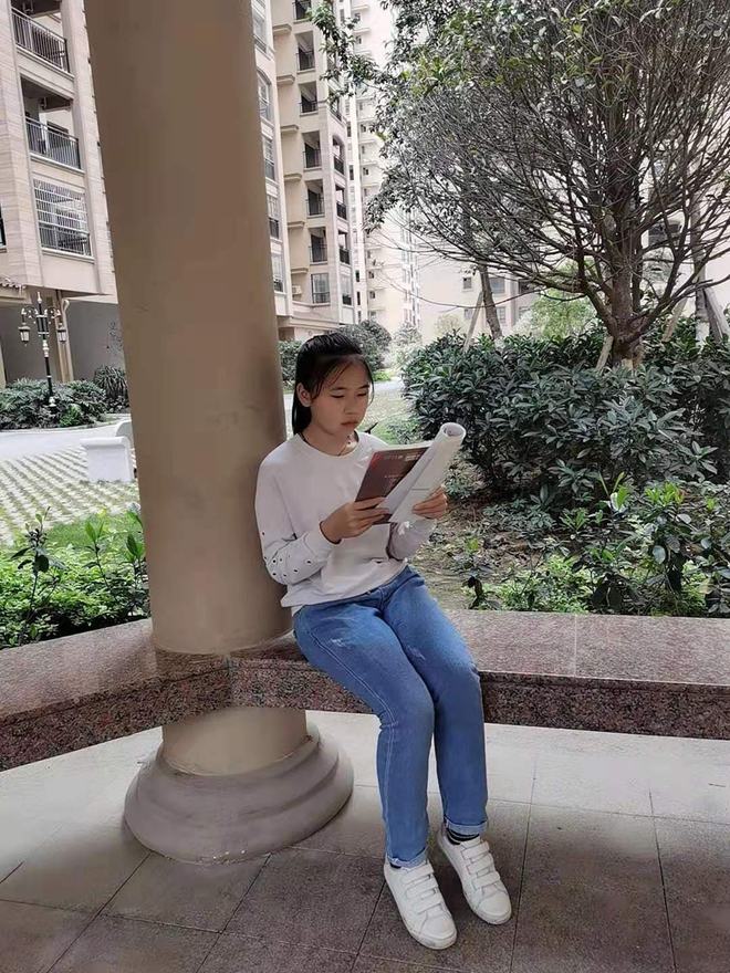 玉林游泳女冠军是谁呀_玉林市游泳协会_游泳冠军广西籍