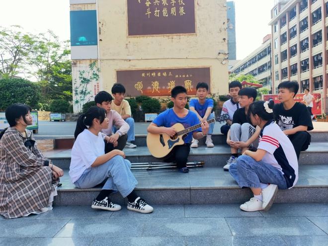 玉林市游泳协会_玉林游泳女冠军是谁呀_游泳冠军广西籍