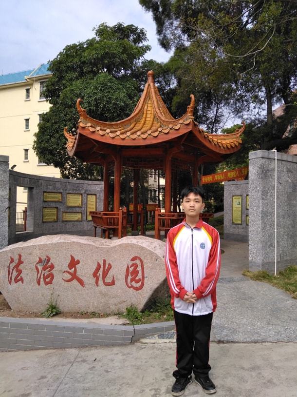玉林游泳女冠军是谁呀_玉林市游泳协会_游泳冠军广西籍