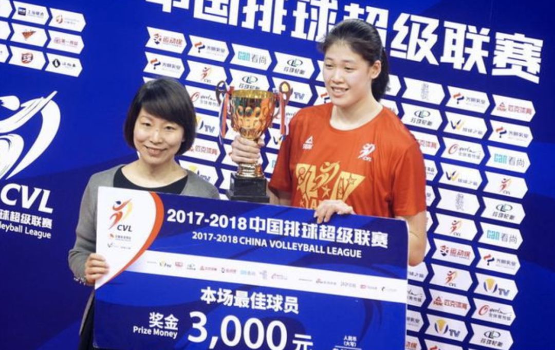 视频成人游泳女子冠军比赛直播_成人女子游泳比赛冠军视频_成人游泳教学视频初学者