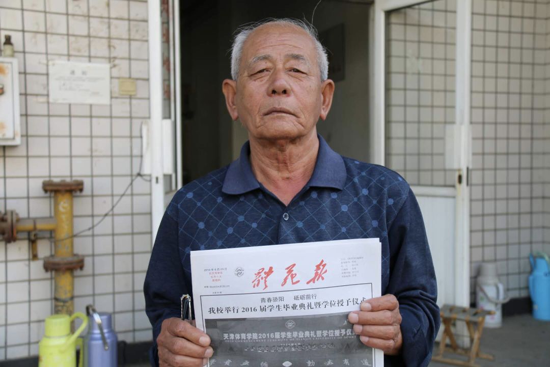 成人女子游泳比赛冠军视频_视频成人游泳女子冠军比赛直播_成人游泳教学视频初学者