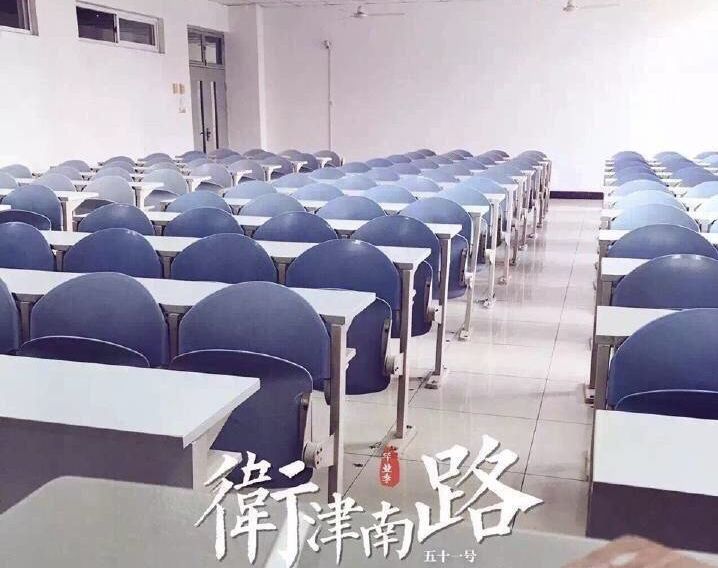 成人女子游泳比赛冠军视频_视频成人游泳女子冠军比赛直播_成人游泳教学视频初学者