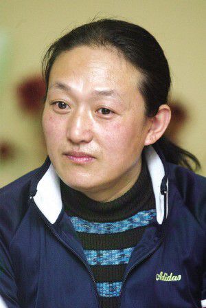 邹晗举重_女子举重冠军邹春兰_2008举重冠军邹